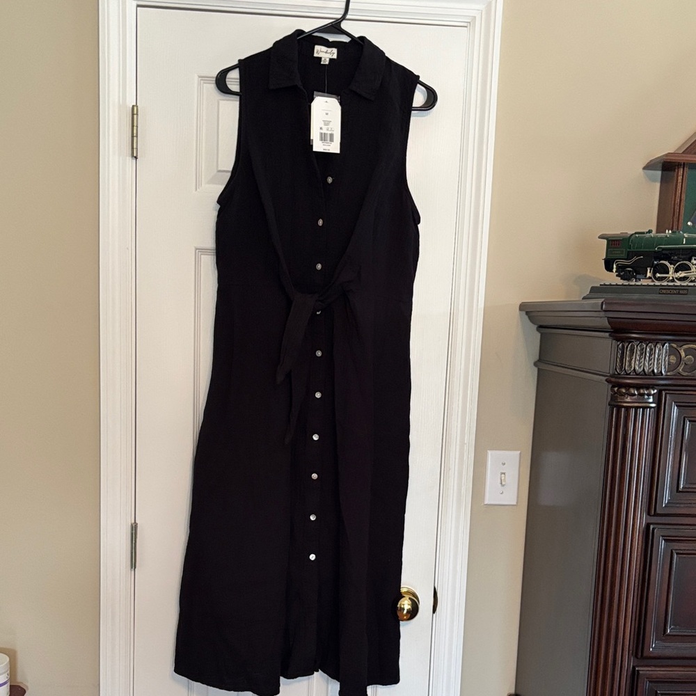 Wonderly Black Sleeveless Midi Dress